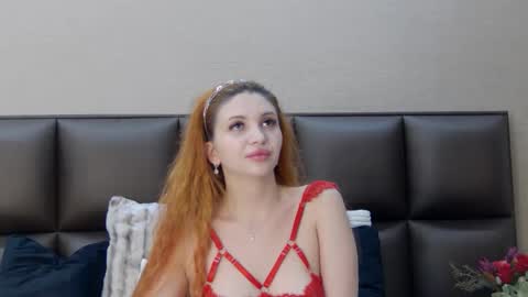 SelenaHanson online show from 8, 5, 2026