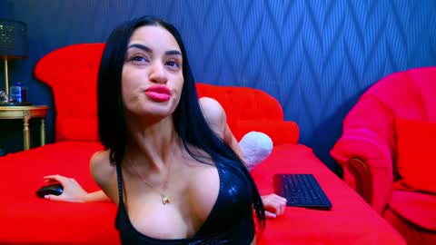Snapshot of selenanoir chatting on 4, 2, 2025 Selena Noir online show from 4, 2, 2025