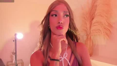 Selena Rogers online show from 30, 5, 2026