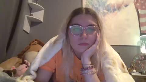 Snapshot of selenebaby chatting on 20, 1, 2025 Selene online show from 20, 1, 2025