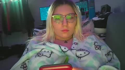 Snapshot of selenebaby chatting on 31, 1, 2025 Selene online show from 31, 1, 2025