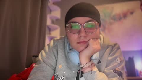 Snapshot of selenebaby chatting on 7, 3, 2025 Selene online show from 7, 3, 2025