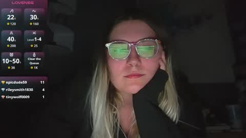 Snapshot of selenebaby chatting on 9, 10, 2025 Selene online show from 9, 10, 2025