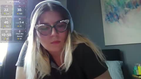 Snapshot of selenebaby chatting on 18, 10, 2025 Selene online show from 18, 10, 2025