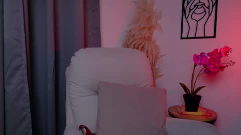 Selene Nova online show from 7, 4, 2026