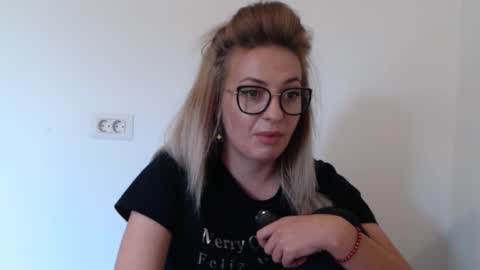 Snapshot of selenna_emma843468 chatting on 5, 10, 2025 Selenna online show from 5, 10, 2025