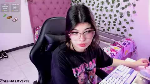 Snapshot of selina_lovers_ chatting on 8, 11, 2025 Selina online show from 8, 11, 2025