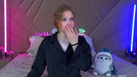 SelinSwarovski online show from 30, 1, 2025