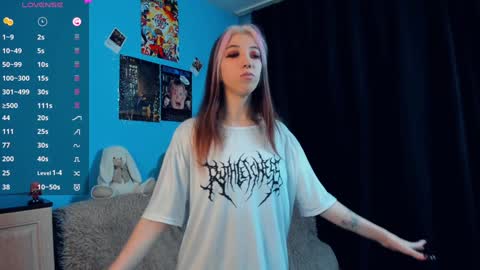 Snapshot of sell0n chatting on 10, 1, 2025 Mindy online show from 10, 1, 2025