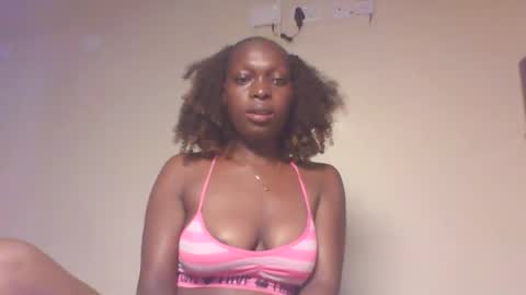 Snapshot of sellinprencess2 chatting on 18, 3, 2026 verah online show from 18, 3, 2026