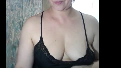 Snapshot of send_me chatting on 6, 3, 2025 send me online show from 6, 3, 2025