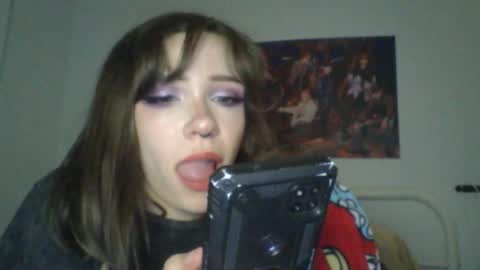 Snapshot of sendforesme chatting on 4, 1, 2025 goddess esme online show from 4, 1, 2025