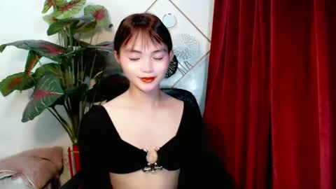 Snapshot of sensational_yeng chatting on 12, 10, 2025 sensational_yeng online show from 12, 10, 2025