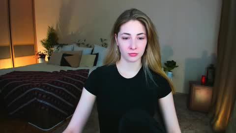 Snapshot of sensitiveheartt chatting on 4, 2, 2026 sensitiveheartt online show from 4, 2, 2026