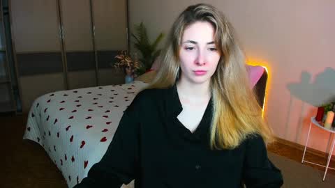 sensitiveheartt online show from 5, 4, 2026