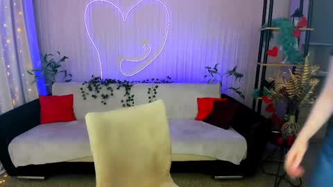 sensitiveheartt online show from 1, 6, 2026