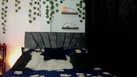 Snapshot of sensual_flame chatting on 23, 1, 2025 Camille and sophie online show from 23, 1, 2025