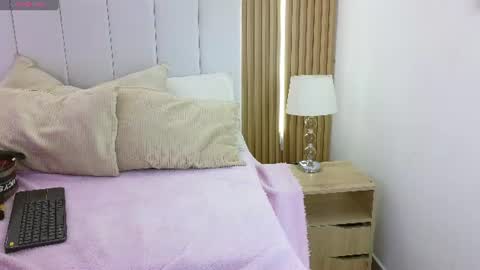 Snapshot of sensual_kim77 chatting on 30, 6, 2026 Sensual Kim77 online show from 30, 6, 2026