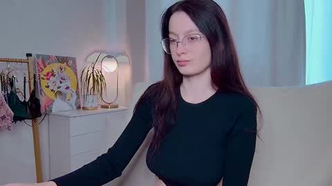 sensuallucy233 online show from 3, 6, 2026