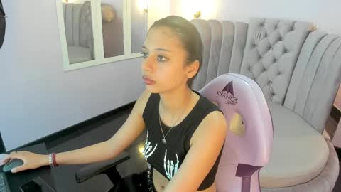 Snapshot of seren_bleck chatting on 21, 2, 2025 Seren  Follow me online show from 21, 2, 2025