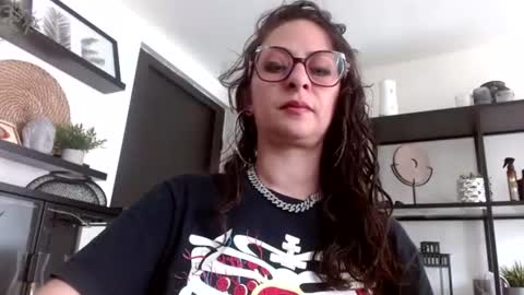 Snapshot of serena_xyz chatting on 3, 7, 2026 Serena Xyz online show from 3, 7, 2026