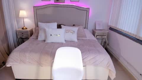 Serenna Cruz online show from 4, 3, 2025