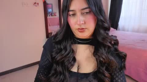 Serenna Cruz online show from 5, 6, 2026