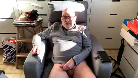 Snapshot of serge8413 chatting on 7, 1, 2025 serge8413 online show from 7, 1, 2025