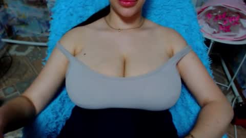 Snapshot of seu_cute chatting on 15, 9, 2025 seu_cute online show from 15, 9, 2025