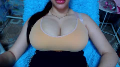 Snapshot of seu_cute chatting on 15, 11, 2025 seu_cute online show from 15, 11, 2025