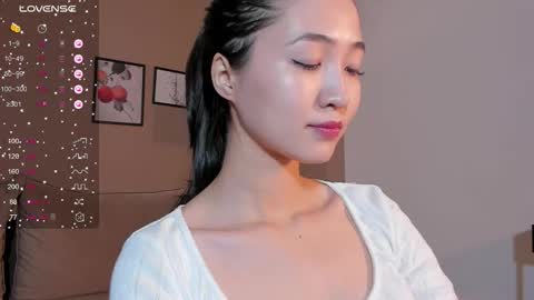 Snapshot of seulbi chatting on 21, 10, 2025 Sana online show from 21, 10, 2025