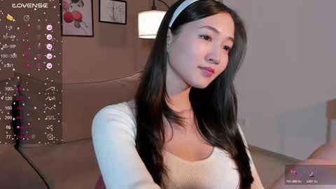 Snapshot of seulbi chatting on 22, 10, 2025 Sana online show from 22, 10, 2025