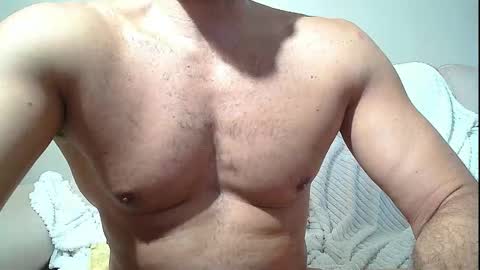 Snapshot of sex_machine_19 chatting on 26, 10, 2025 SEX MACHINE 19 online show from 26, 10, 2025