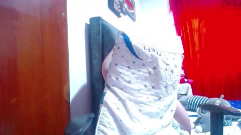 Snapshot of sexmilkdirty chatting on 2, 12, 2025 sexmilkdirty online show from 2, 12, 2025