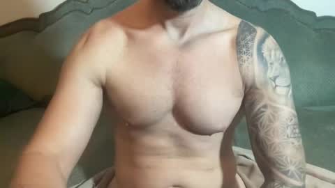 Snapshot of sexologistbull chatting on 8, 8, 2026 SexologistBull online show from 8, 8, 2026