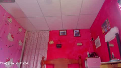 Tifanny Benitez  online show from 27, 6, 2026