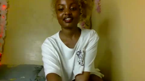 Snapshot of sexxy_daisyy chatting on 13, 11, 2025 sexxy_daisyy online show from 13, 11, 2025