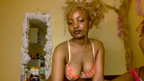 Snapshot of sexxy_daisyy chatting on 15, 11, 2025 sexxy_daisyy online show from 15, 11, 2025