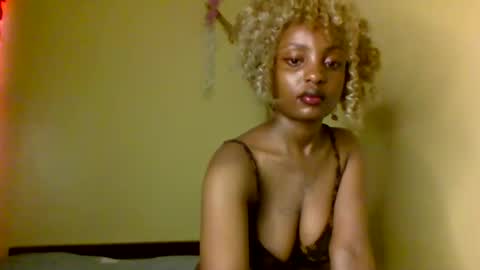 Snapshot of sexxy_daisyy chatting on 1, 12, 2025 sexxy_daisyy online show from 1, 12, 2025