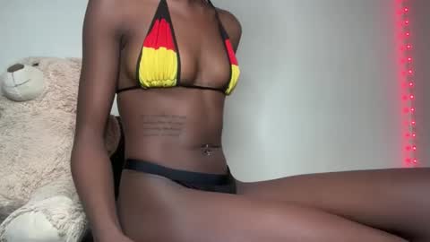 Snapshot of sexy_aluna chatting on 13, 10, 2025 sexy_aluna online show from 13, 10, 2025