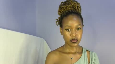 Snapshot of sexy_b7 chatting on 30, 9, 2025 kiki online show from 30, 9, 2025