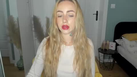 Snapshot of sexy_coralie chatting on 31, 5, 2026 C o r a l i e online show from 31, 5, 2026