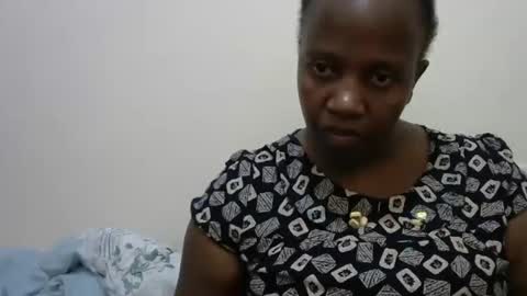 Sweet Dee online show from 4, 6, 2026