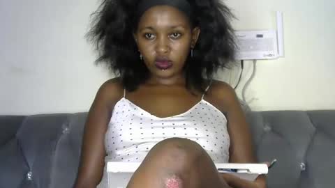 Snapshot of sexy_ebony_bliss chatting on 5, 12, 2024 adasa online show from 5, 12, 2024