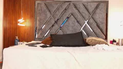 Snapshot of sexy_hot_milf_ chatting on 12, 10, 2025 Dafne online show from 12, 10, 2025