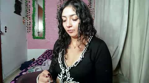 sexy lolas online show from 25, 11, 2025