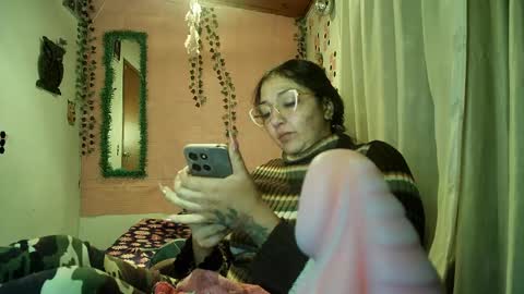 sexy lolas online show from 21, 4, 2026