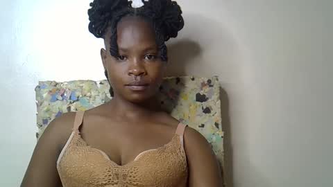 Molyne online show from 10, 3, 2026