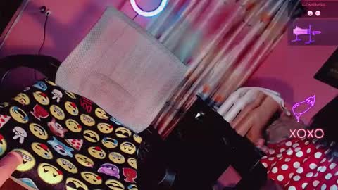 Snapshot of sexy_mysterious_dirty_girl chatting on 25, 9, 2025 queen online show from 25, 9, 2025