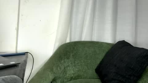 Snapshot of sexy_n_thick chatting on 19, 6, 2026 Lyn online show from 19, 6, 2026